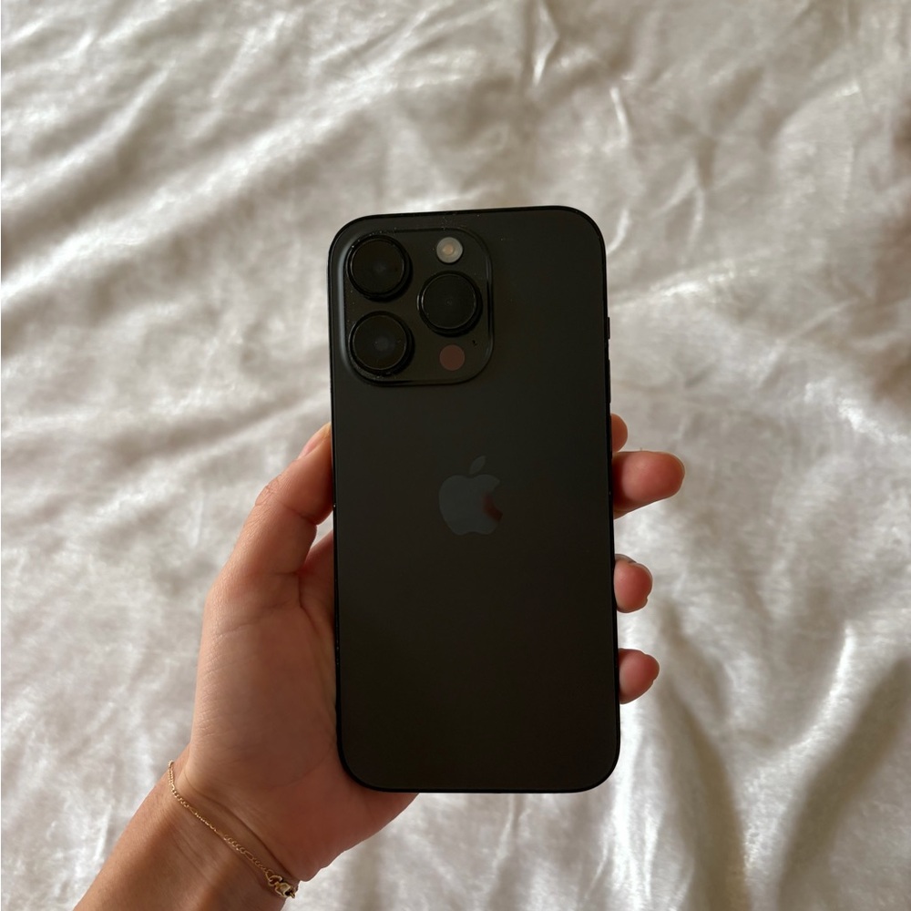 Apple iPhone 14 Pro in Black
